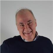 Dramaturgo, escritor de monólogos stand up da clases de literatura, arte, historia. Experiencia como profesor de escritura creativa.
Soy una persona alegre, curiosa, amante del arte y la historia. Me encanta compartir mis conocimientos